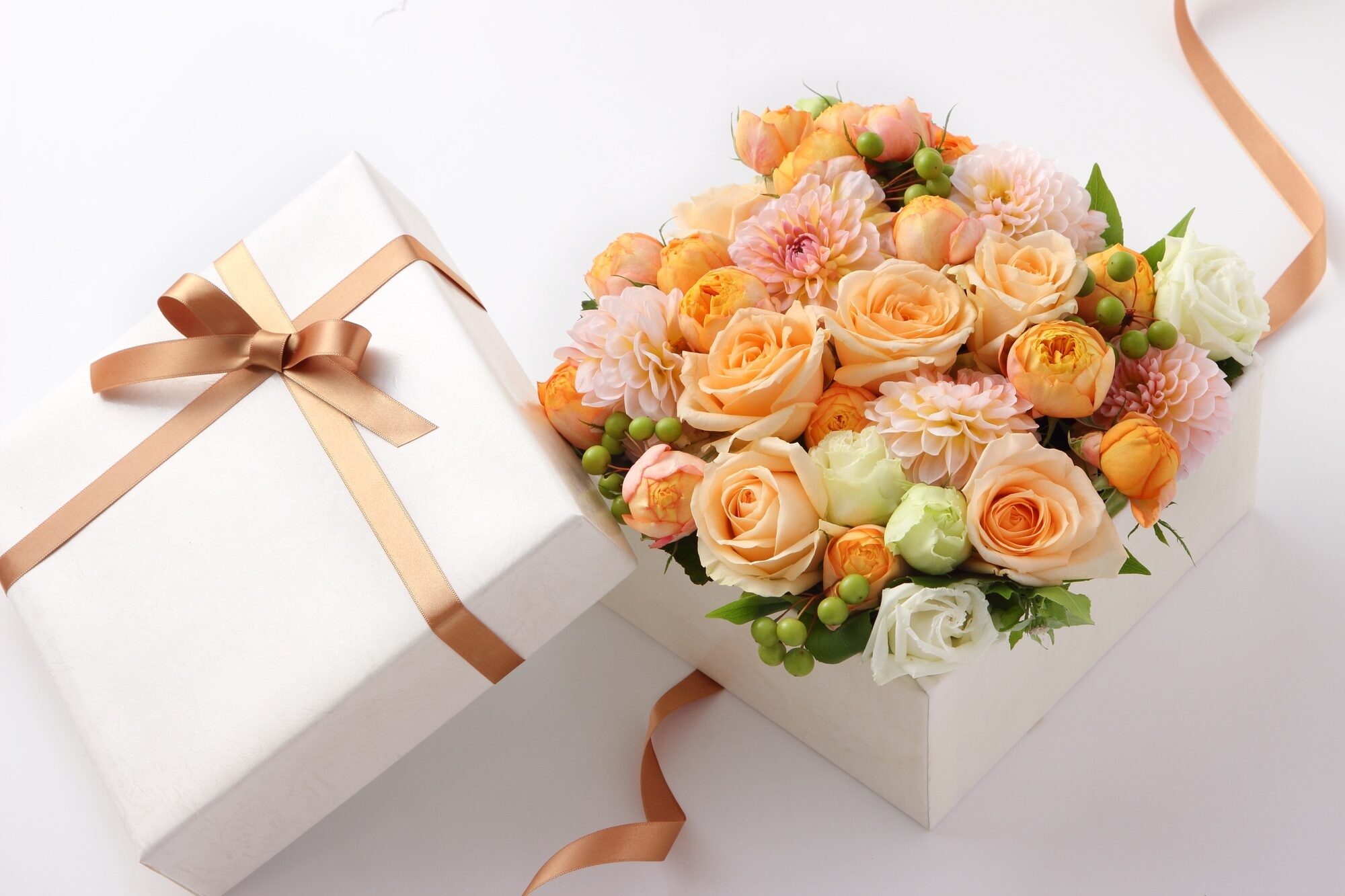 Цветы на день рождения в коробке
